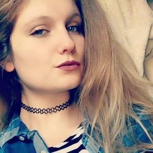 Meet your Posher, Lona